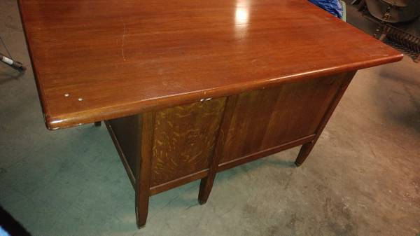 Antique Teachers Desk W/ Walnut Top & Oak Base – Cool Desk! – Long Antique Teachers Desk w/ Walnut Top & Oak Base – Cool Desk! – Long Valley Traders - Antique Teachers Desk W/ Walnut Top & Oak Base – Cool Desk! – Long