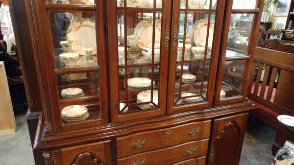 Large Mahogany China Cabinet – Lexington Furniture – Beautiful Large Mahogany China Cabinet – Lexington Furniture – Beautiful. 00u0u_jAPRli3WGP2_600x450. ; - Large Mahogany China Cabinet – Lexington Furniture – Beautiful