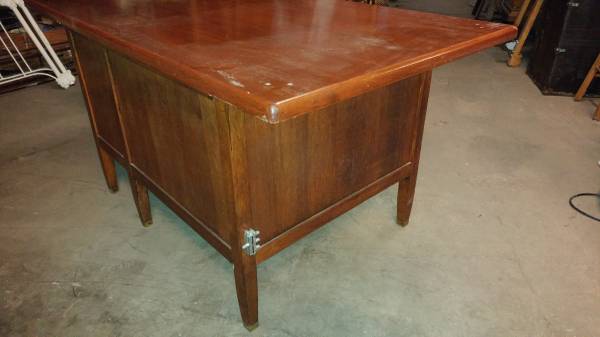 Antique Teachers Desk W/ Walnut Top & Oak Base – Cool Desk! – Long Antique Teachers Desk w/ Walnut Top & Oak Base – Cool Desk! – Long Valley Traders - Antique Teachers Desk W/ Walnut Top & Oak Base – Cool Desk! – Long