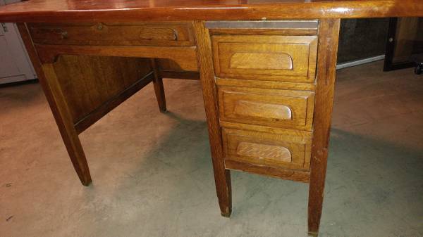 Antique Teachers Desk W/ Walnut Top & Oak Base – Cool Desk! – Long Antique Teachers Desk w/ Walnut Top & Oak Base – Cool Desk! – Long Valley Traders - Antique Teachers Desk W/ Walnut Top & Oak Base – Cool Desk! – Long