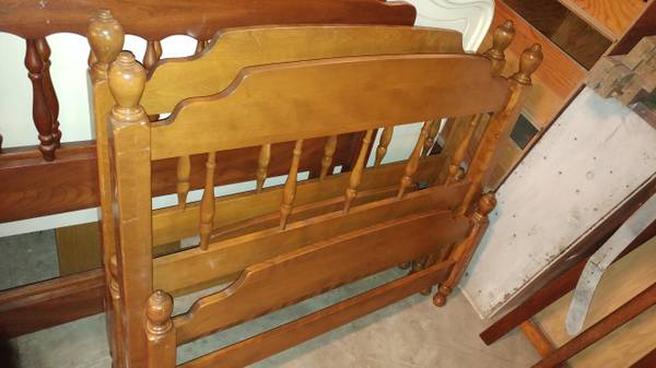 2 Ethan Allen Twin Beds Solid Wood Well Made Beautiful