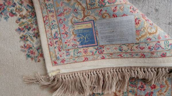 Karastan Wool Rug – Beautiful – 9×6 – Has Color Bleeding From Cleaning