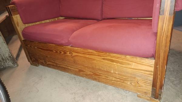 This Ends Up Love Seat Couch Strong And Durable Long Valley