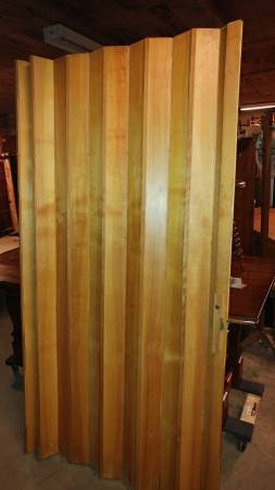Solid Maple Accordion Door 45 X 75 5 Closet Long Valley Traders 00f0f 8pkybolybbx 600x450