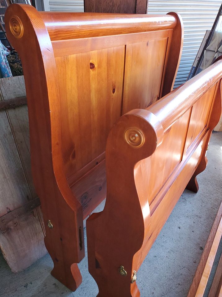 Tom Seely Twin Pine Sleigh Bed – Solid Wood well made – Beautiful Bed – Long Valley Traders