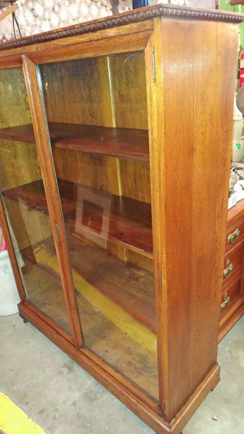 Antique Oak Display Case Early 1900’s Excellent condition Long