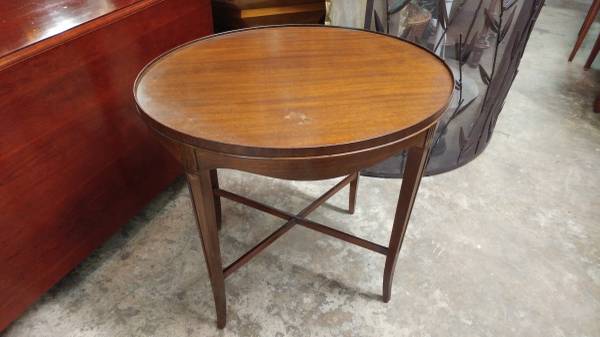 Antique Mahogany Oval Side Table - Nice Condition - Long Valley Traders