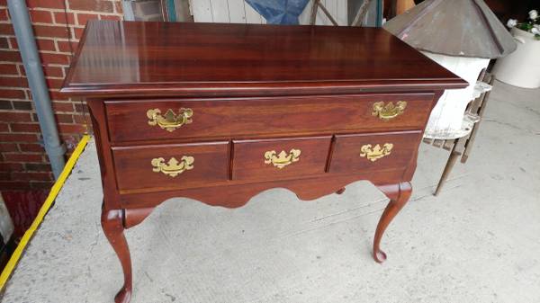 Olid Cherry Low Boy Dresser Chest 4 Drawer Very Nice Dresser