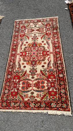 Persian Area rug - Small and Beautiful - Iran - 5' x 3' - Long Valley ...