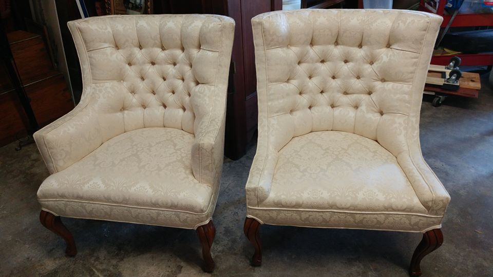 Two beautiful White Living Room Chairs Rounded Backs well Made