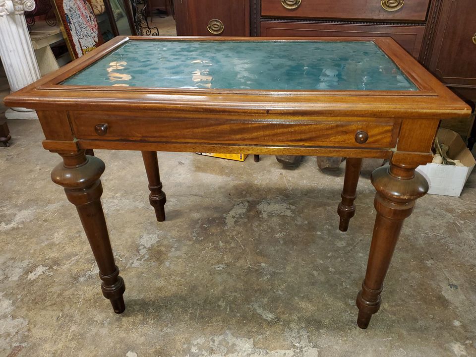 Beautiful Antique Small Mahogany Writing Desk W Drawer So Nice