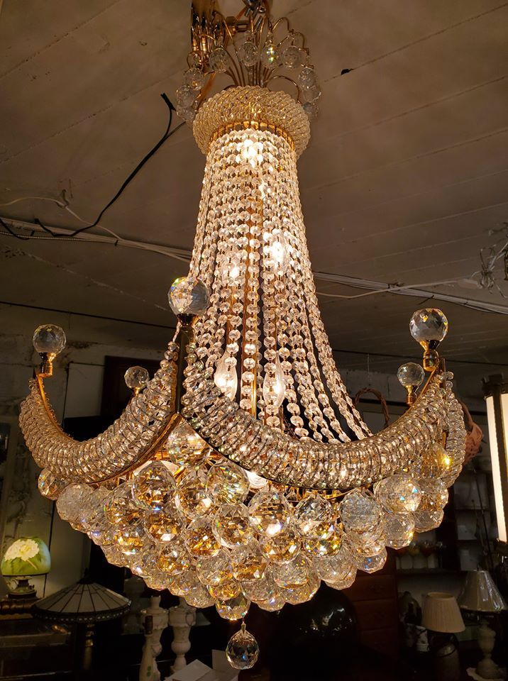 Large Crystal Chandelier Many, How To Pack A Large Chandelier