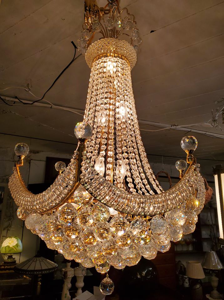 Large Crystal Chandelier Many Beautiful Crystals Like New Long Valley Traders Large Crystal Chandelier Many, How To Pack A Large Chandelier