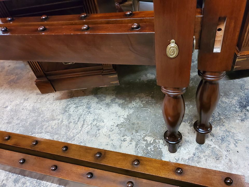 Henkel Harris Mahogany Queen Bed four post Beautiful Bed Long