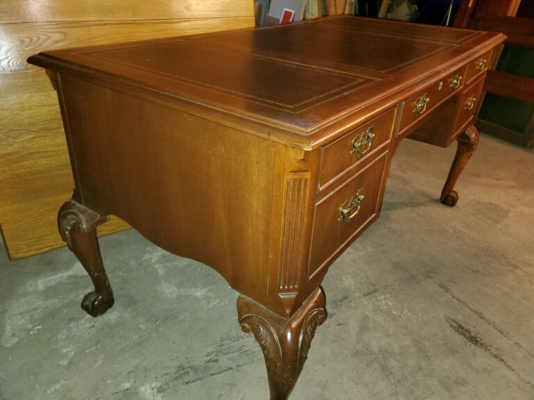 Hekman Executive Desk Mahogany Leather Top Claw Foot desk