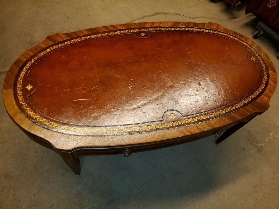 Vintage Mahogany Leather Top Coffee Table Beautiful Table w/ Inlay