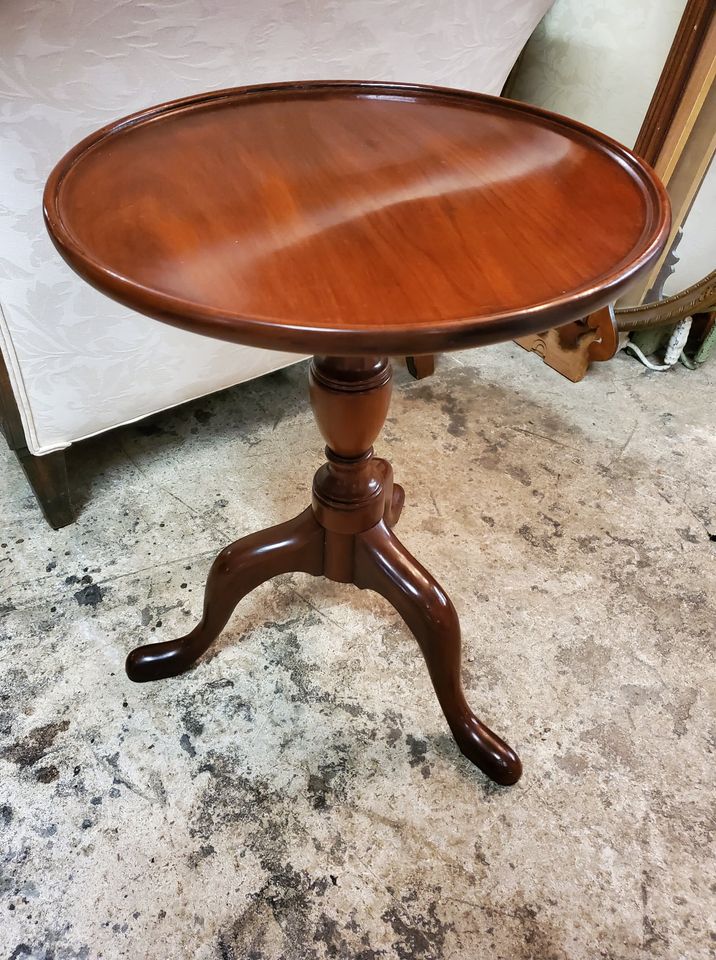 Henkel Harris Small Cherry Pedestal Side Table Candle Stand Long