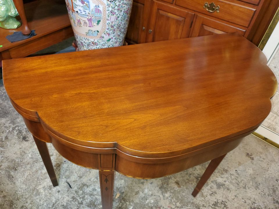 Izolirajte hendikepiran Kuhati Henkel Harris Solid Black Cherry Demilune Side Table - Game Table - Long Valley Traders Izolirajte hendikepiran Kuhati Henkel Harris Solid Black Cherry Demilune Side Table - Game Table - Long Valley Traders