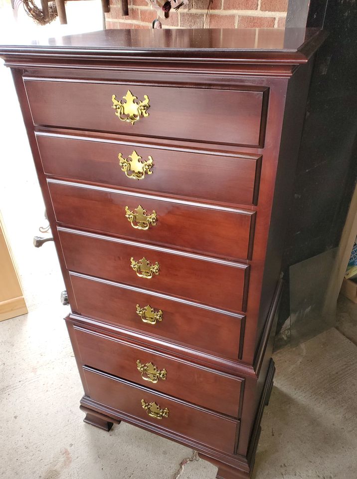 Kinkaid Cherry Tall Dresser Chest 7 Drawers Excellent! Long