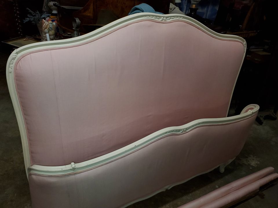 Vintage Antique Style pink Queen Bed Nice Fabric Long Valley Traders