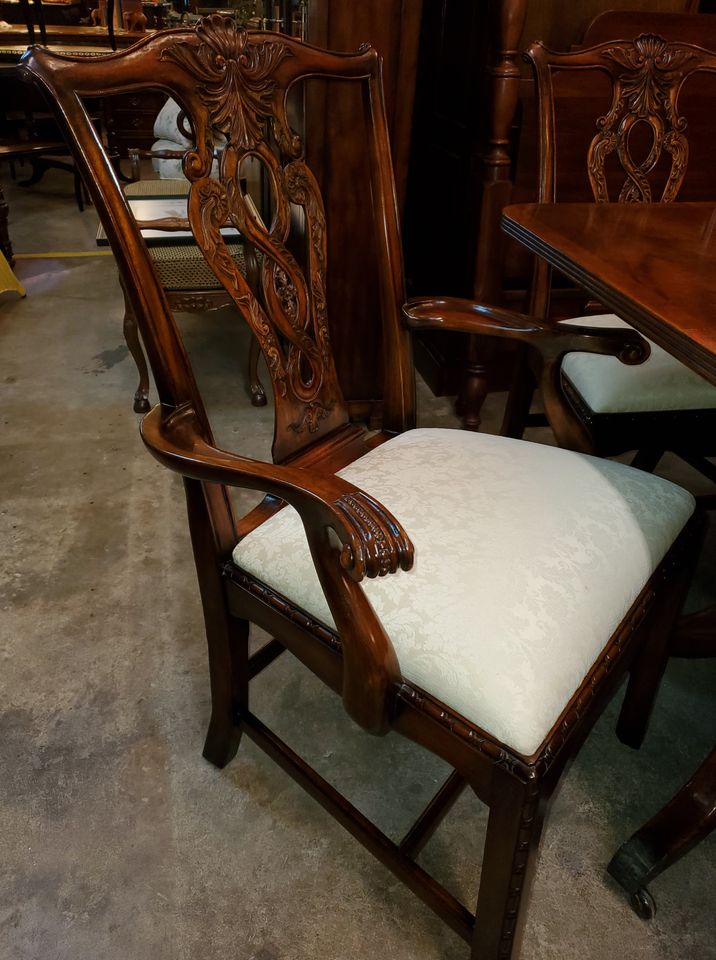 Theodore Alexander Mahogany Dining Table w/ 8 Dining Chairs excellent