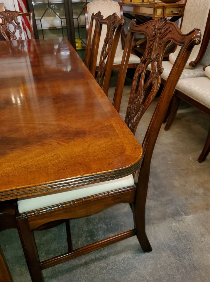 Theodore Alexander Mahogany Dining Table w/ 8 Dining Chairs excellent