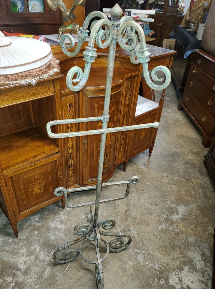 Iron Gentleman's Valet Coat and suit stand Heavy Long Valley Traders