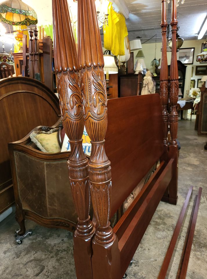 Henkel Harris Black Cherry Queen Rice Carved 4 Post Bed Beautiful