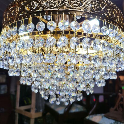 Small Crystal Pendant Chandelier Light Like new Long Valley Traders
