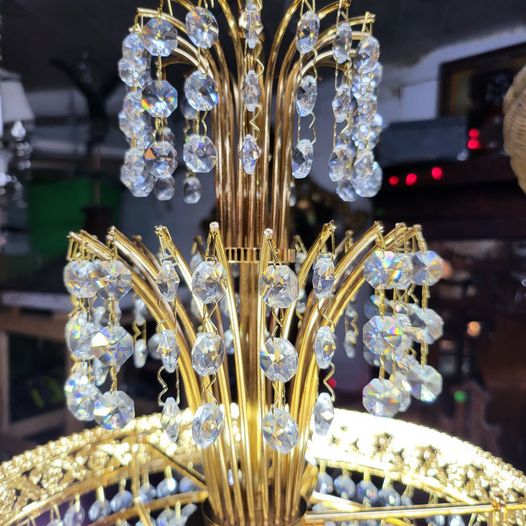 Small Crystal Pendant Chandelier Light Like new Long Valley Traders