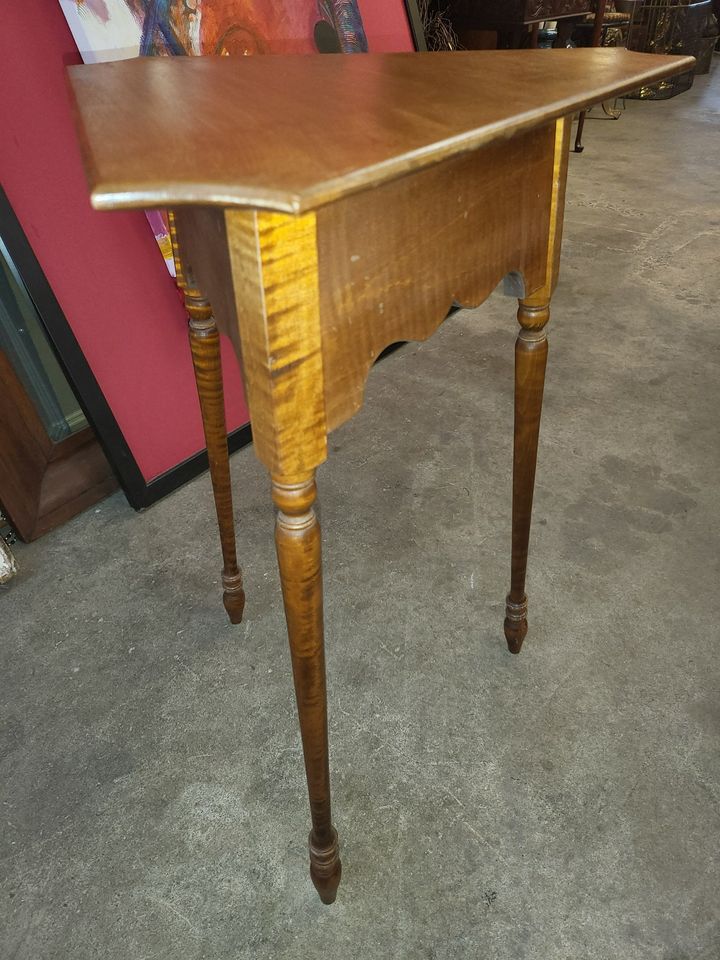 Vintage Curly Maple Side Table Triangle Table beautiful Table