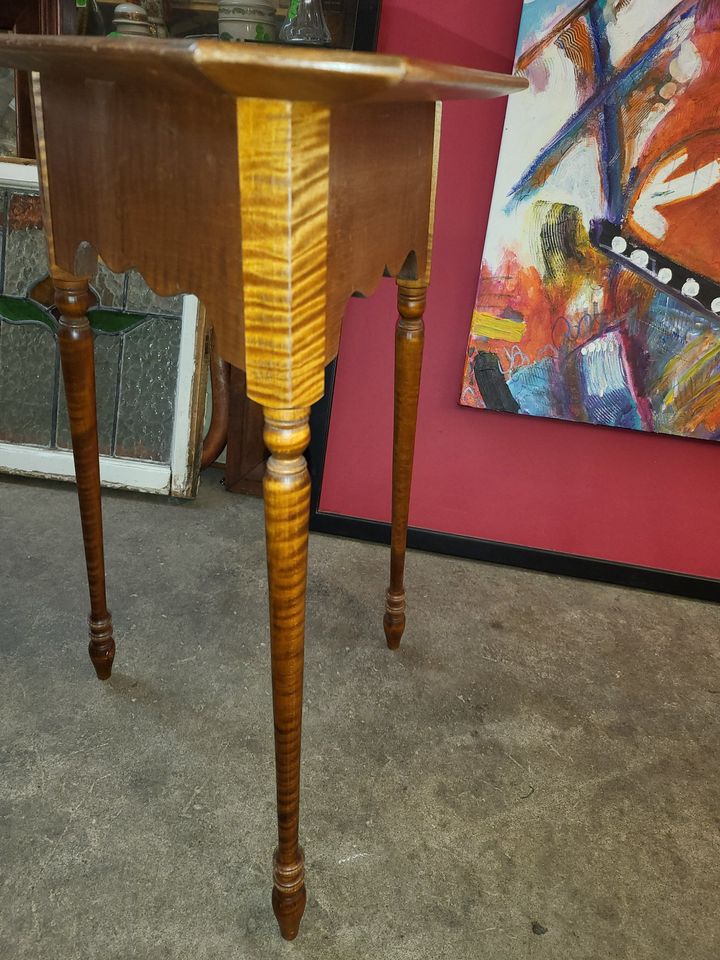 Vintage Curly Maple Side Table Triangle Table beautiful Table