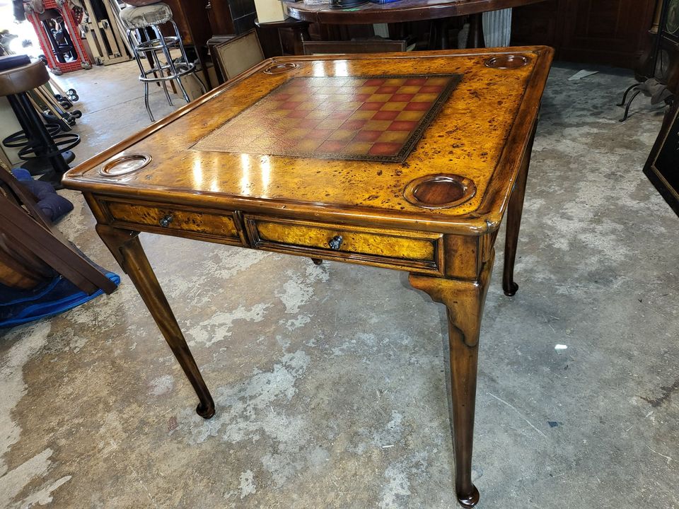 ヴィンテージgame table Theodore Alexander Mahogany, Birdseye Maple and Leather Game Table